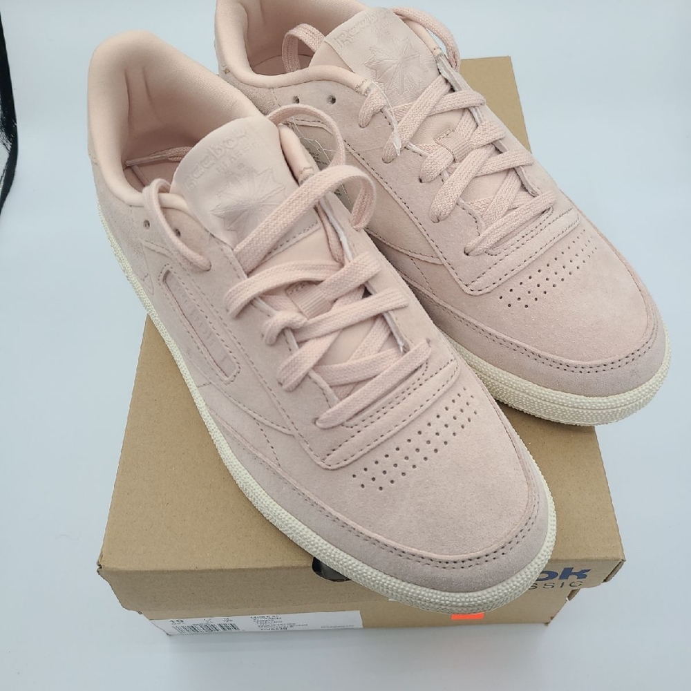 Womens Pink Suede Reebok Sneakers with laces size 10 casual comfortable new